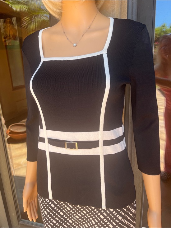 Cable & Gauge Sweaters - Cable & Gauge Black Knit Long-Sleeve Top with White Trim